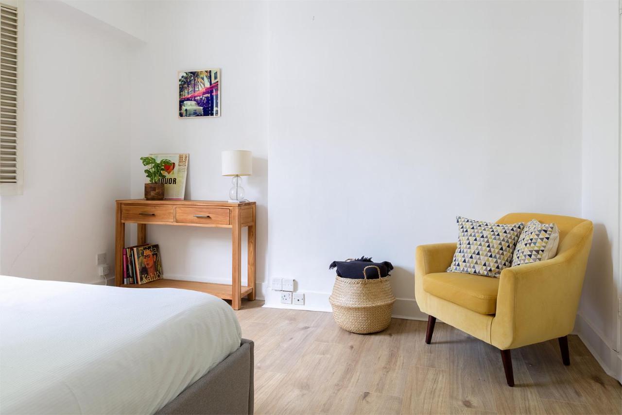 Beautiful 2 Bedrooms In Knightsbridge Apartament